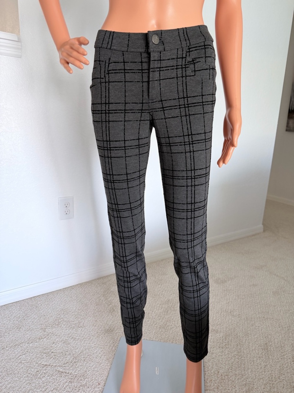 Simply Vera Vera Wang Gray Plaid Slim Trousers